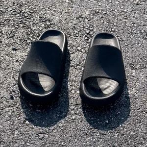 Rubber ribbed slides